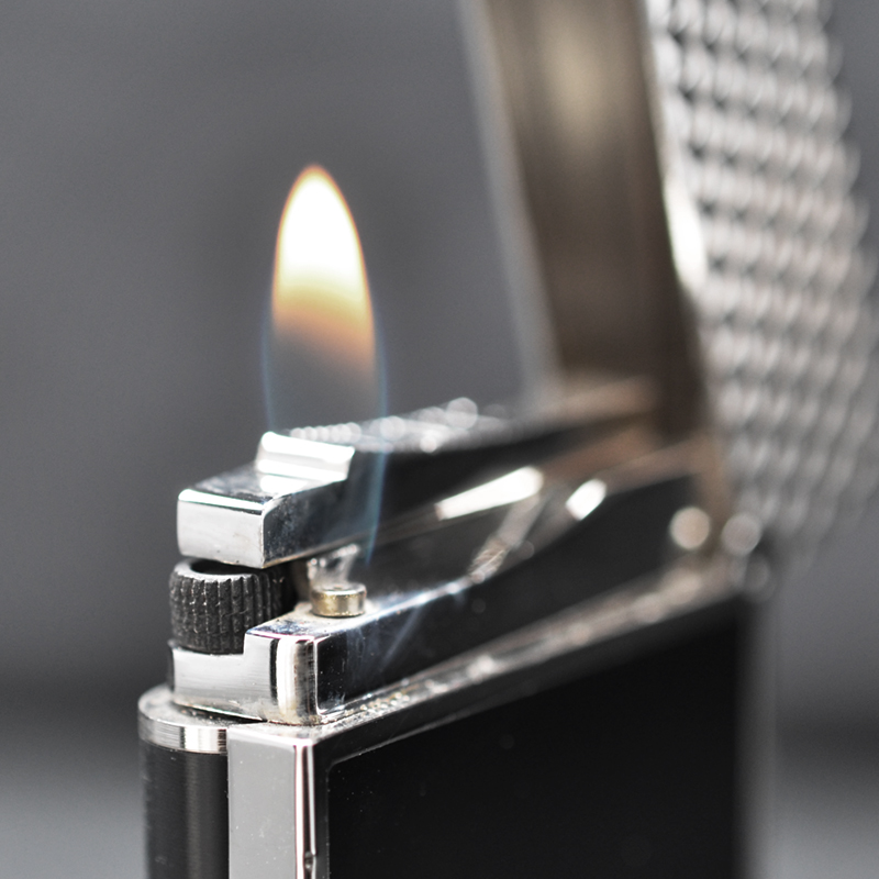 Vỏ Hột Quẹt Bật Lửa Upon D143T Sơn Mài Đen Họa Tiết Kim Cương - Dùng Gas Đá Cao Cấp