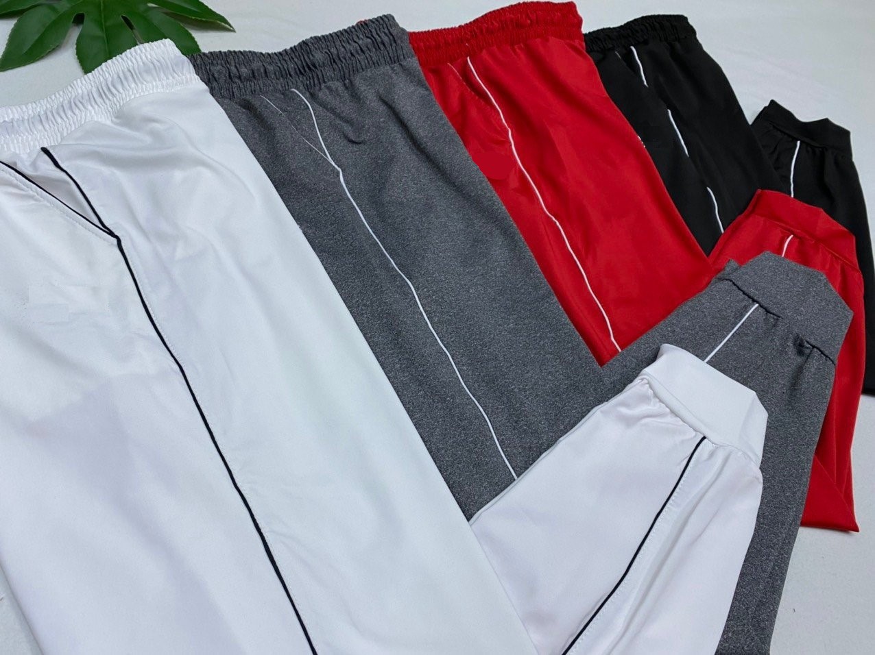 Quần JOGGER Nữ Thể Thao Chất Vải Thun Lạnh Mềm Mịn Thoáng Khí Co Dãn Cực Tốt