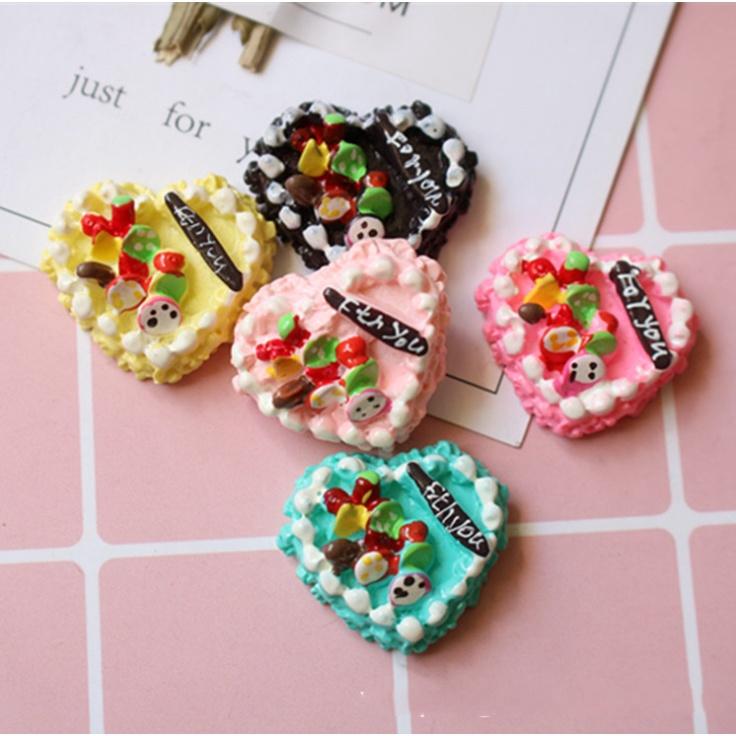 HN * Charm mô hình bánh kem sinh nhật, lễ kỉ niệm hình trái tim cho các bạn trang trí nhà búp bê, vỏ ốp điện thoại, DIY