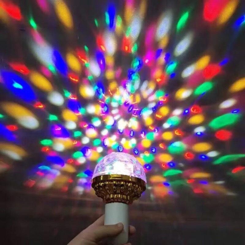 Đèn LED Trang Trí Xoay 360 Pha Lê 7 Màu