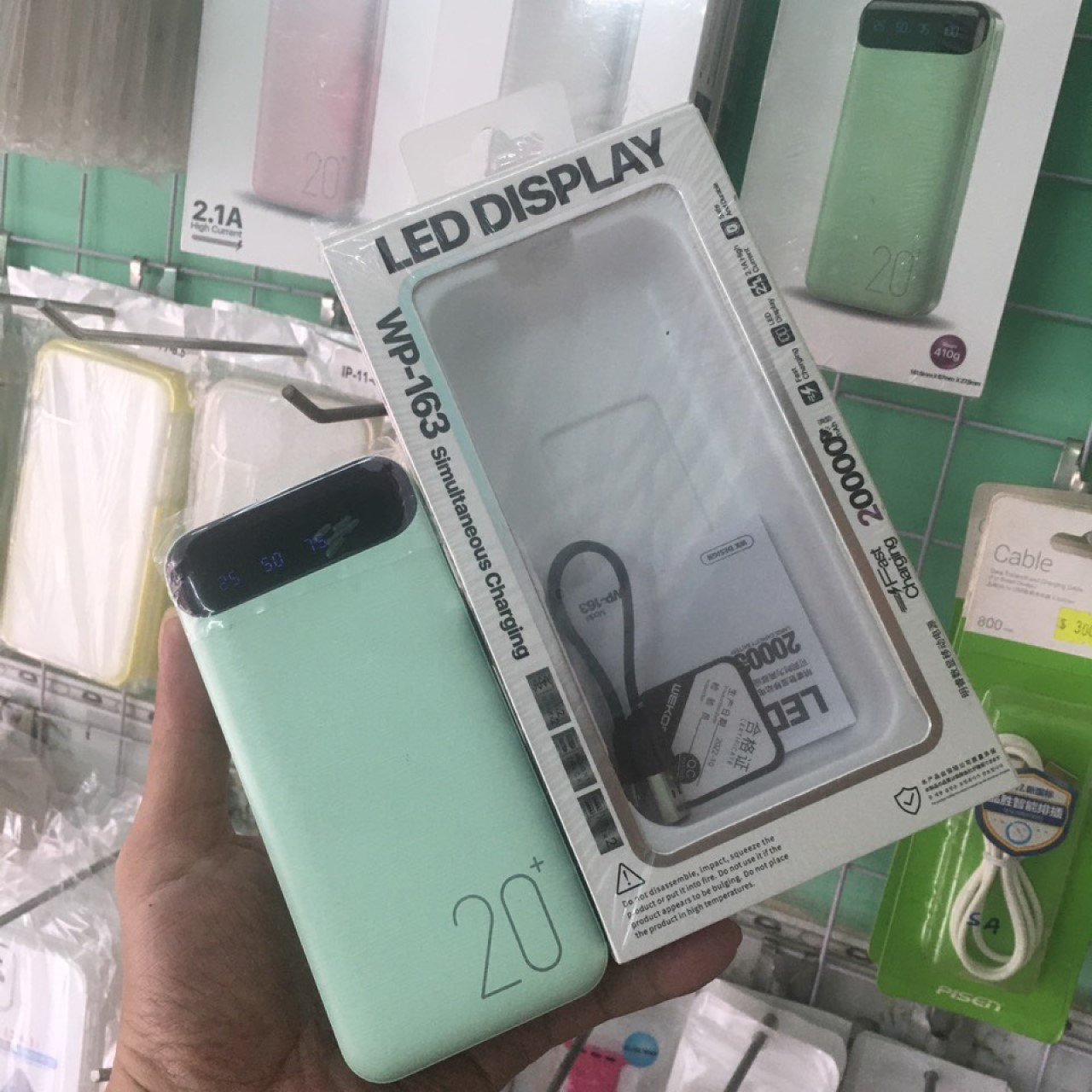 Sạc dự phòng 20000mAh WK WP 163, sạc nhanh 2.1A, 2 cổng sạc, màn hình Led, bảo hành 12 tháng