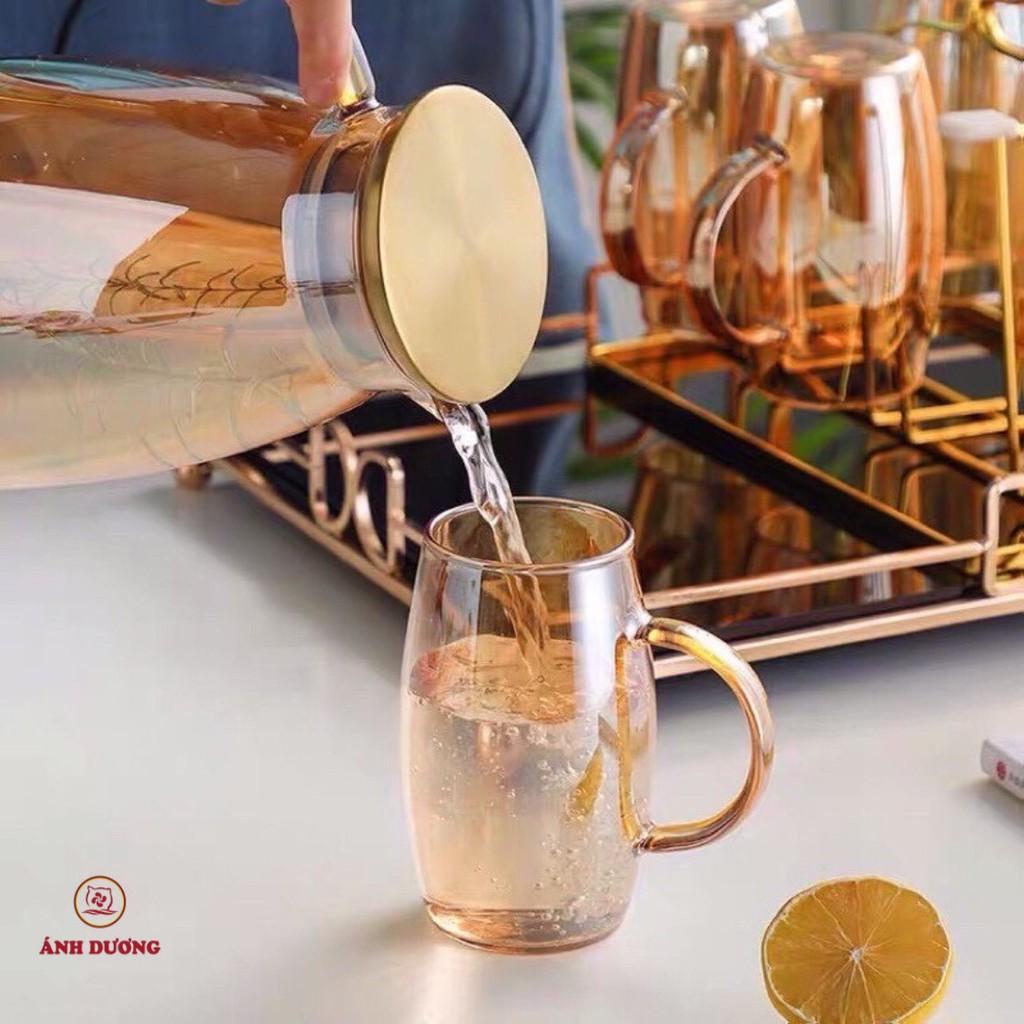 Bộ bình 6 cốc thủy tinh chịu nhiệt pha lê ánh vàng