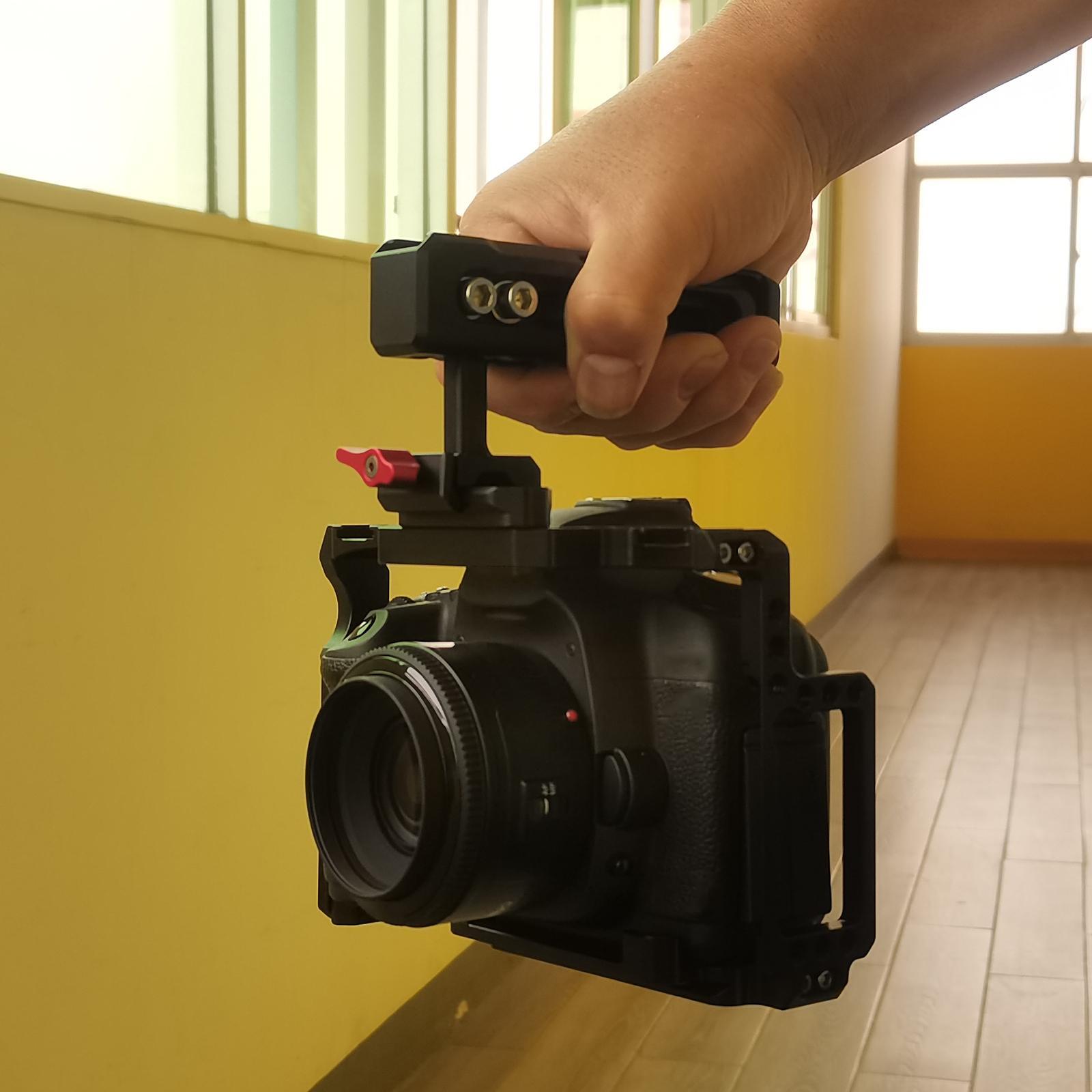Handle Release Lightweight Multiple 1/4 3/8 Threaded Hole Aluminum Alloy Video Stabilizing Rig for Monitors DSLR Camera Cage