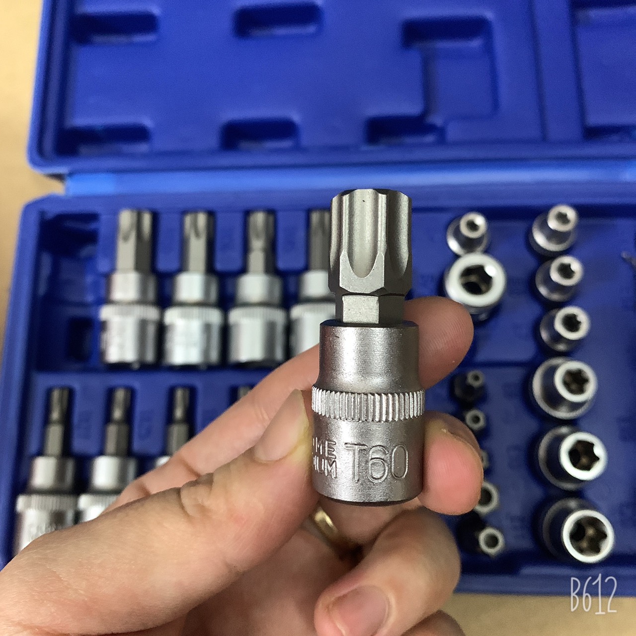 Bộ khẩu E 34 chi tiết CHUYÊN DỤNG vặn các loại bulong, ốc vít ĐẶC BIỆT