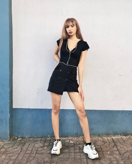 Áo thun croptop cài khuy cổ V DALLA