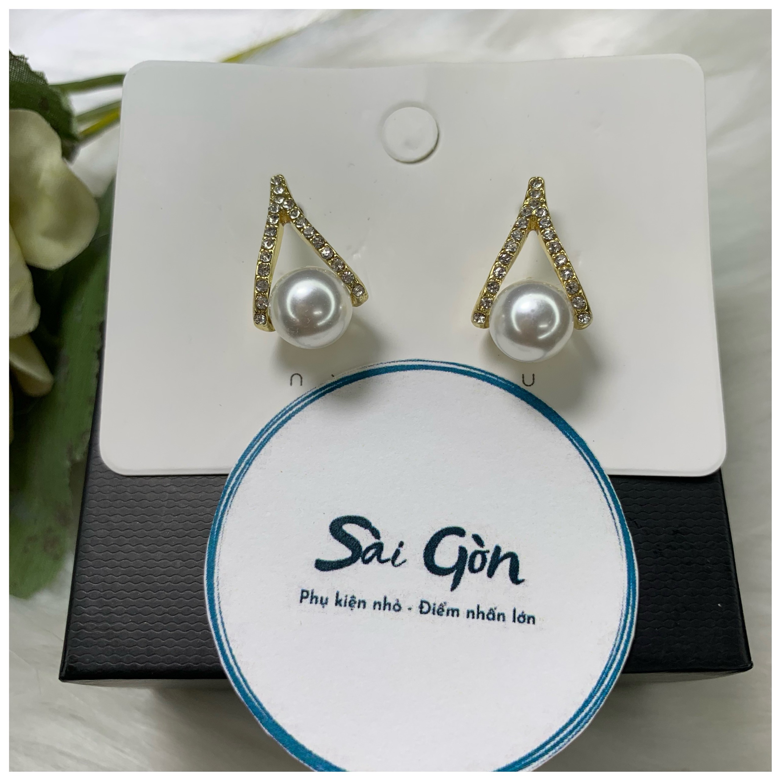 Bông tai ngọc trai cách điệu đính đá SAIGON ACCESSORY