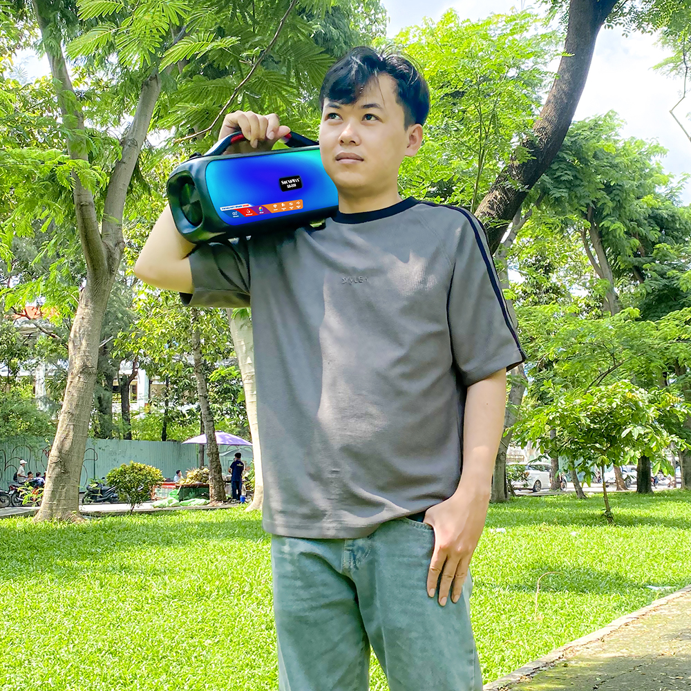 Loa di động bluetooth SoundMax SB-208 | Portable Bluetooth Speaker SoundMax SB208 | LED RGB, Hỗ trợ USB AUX, Thời lượng pin 5 giờ, Công suất 30W - Hàng Chính Hãng