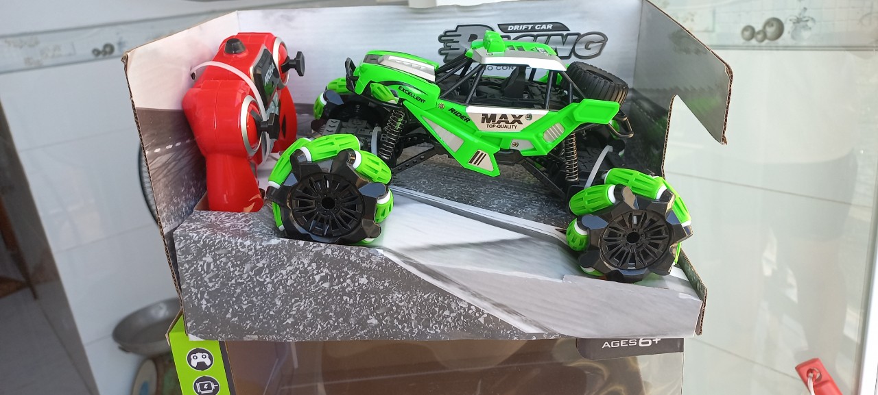 Đồ chơi xe địa hình điều khiển bánh xoay 360