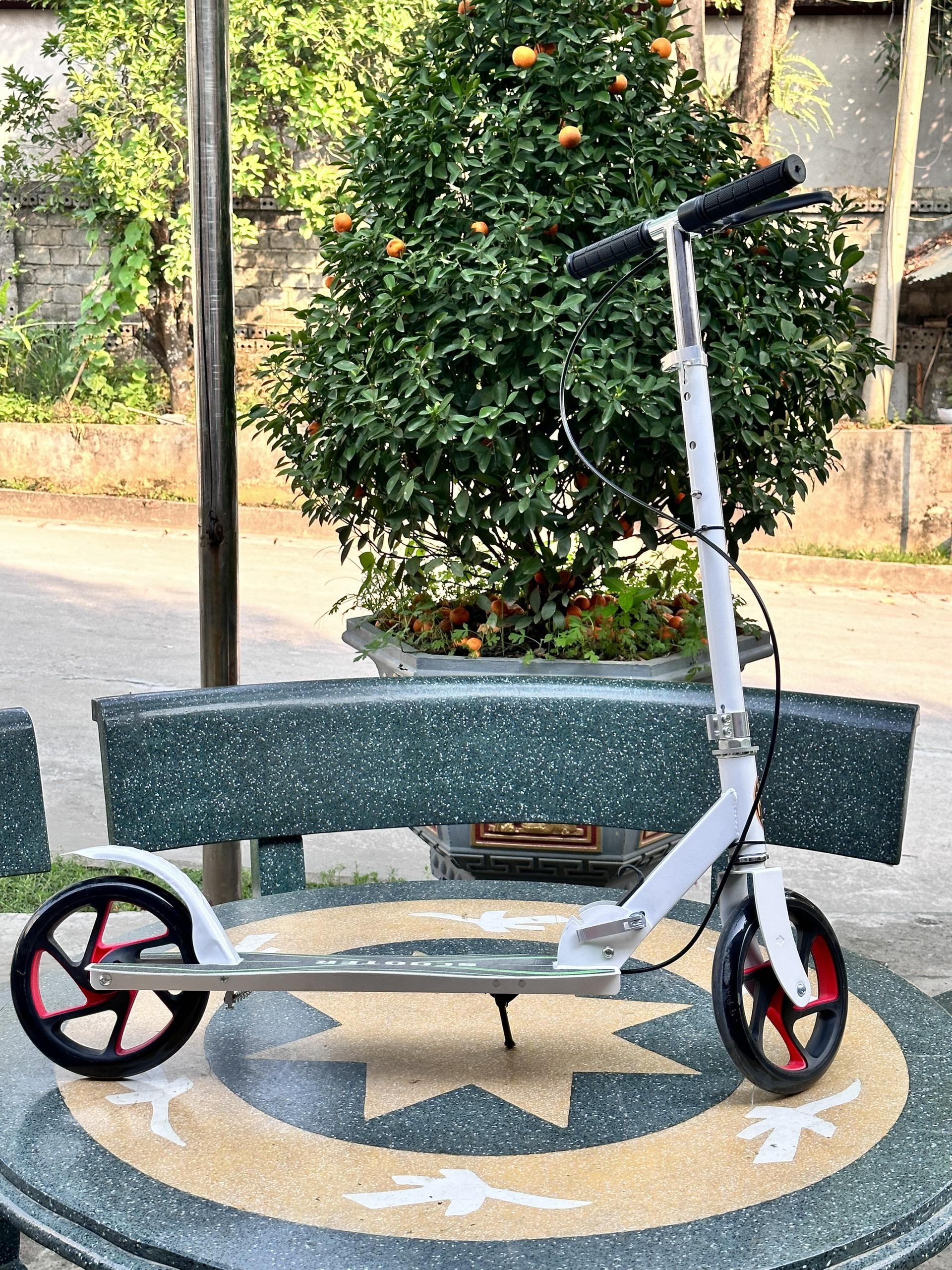 Xe trượt Scooter mã 918-2, khung kim loại có tay phanh và chân chống