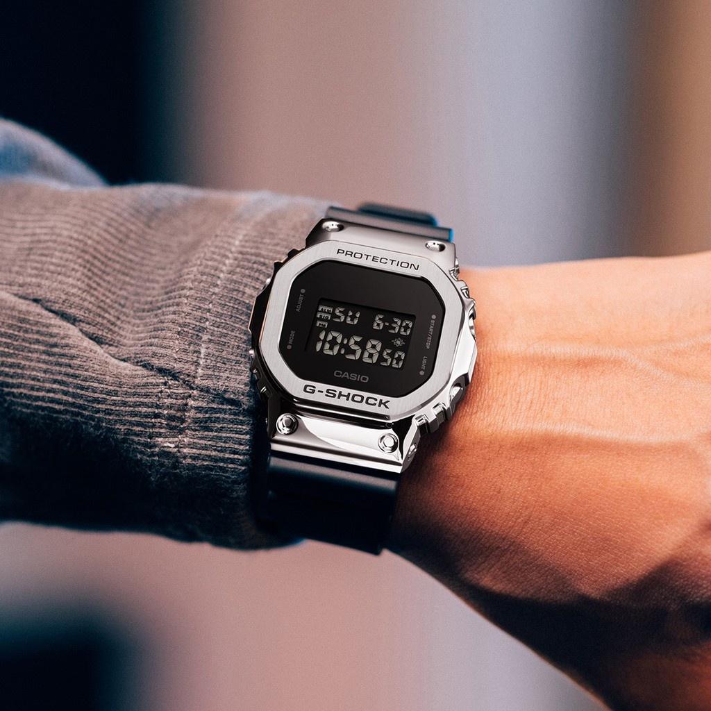 Đồng hồ nam dây nhựa Casio G-Shock chính hãng GM-5600-1DR