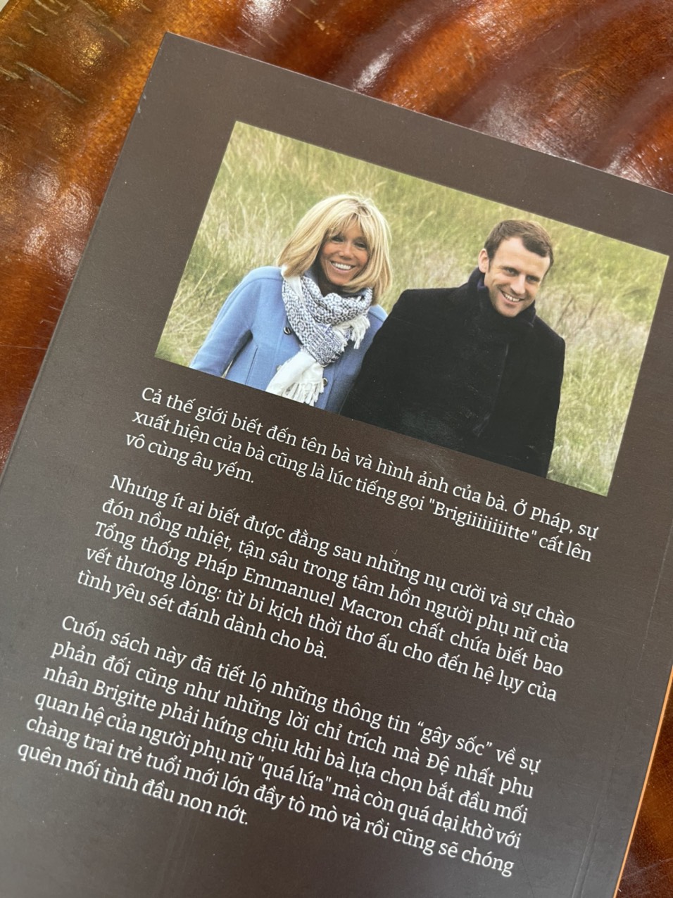 BRIGITTE MACRON - Phu nhân tổng thống Pháp - Người phụ nữ tự do - Maelle Brun - Nguyễn Thị Tươi dịch – Nxb Phụ Nữ Việt Nam