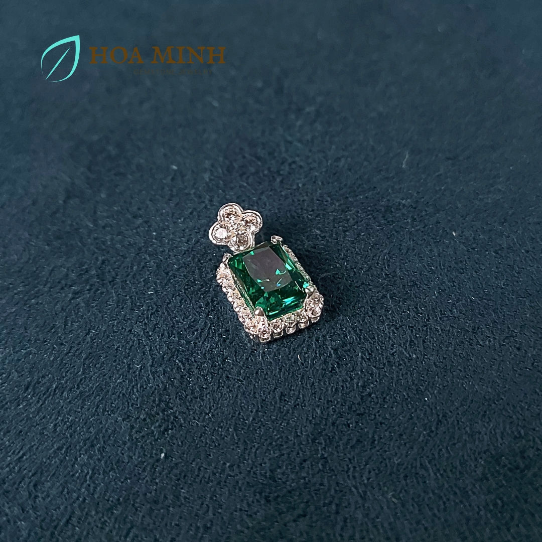 Mặt dây xoàn Nam Phi xanh lá bọc xoàn size 8x10 li kiều diễm, sang trọng