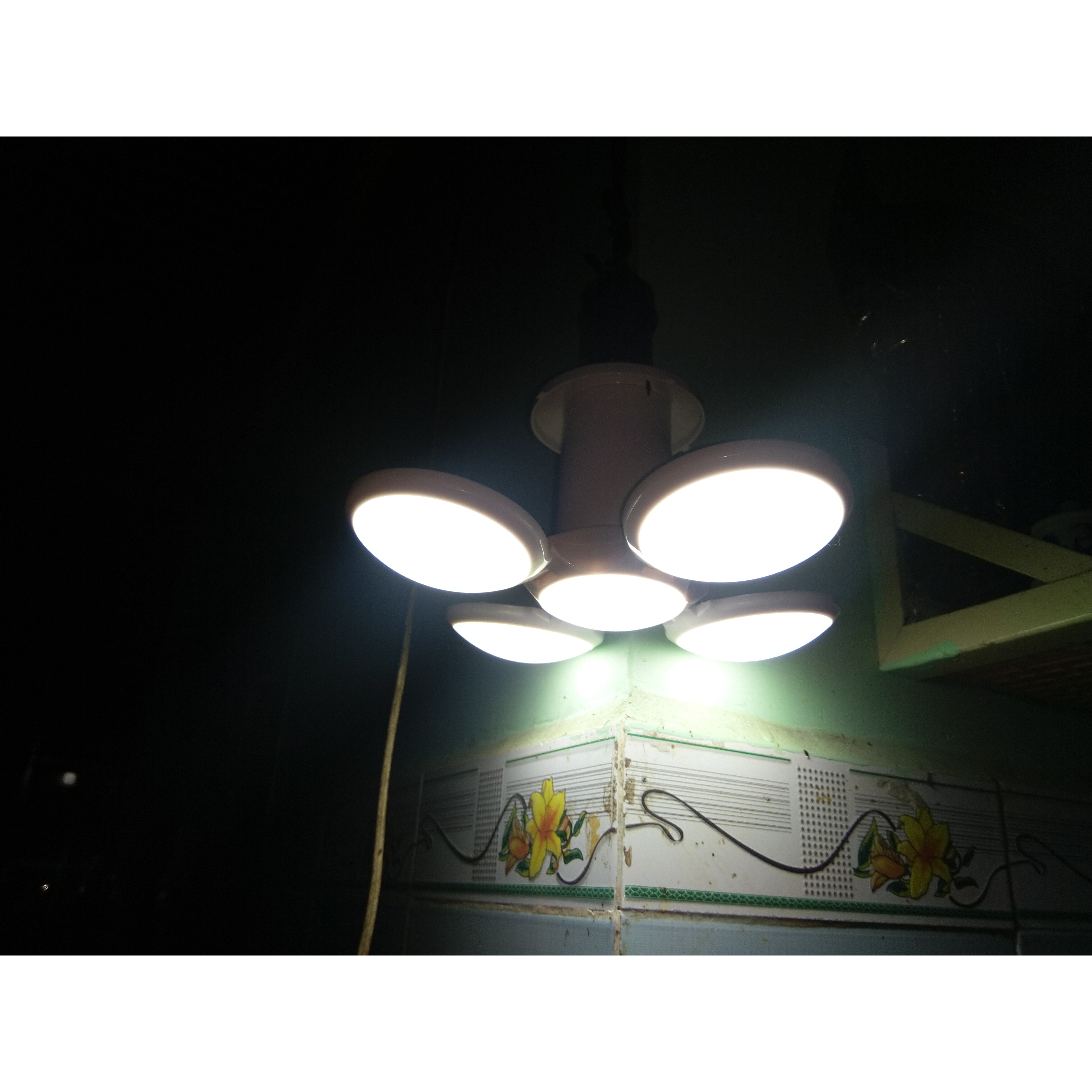 Đèn cầu có thể gấp gọn 40w kiêm đèn sạc tích điện khẩn cấp FA-3940