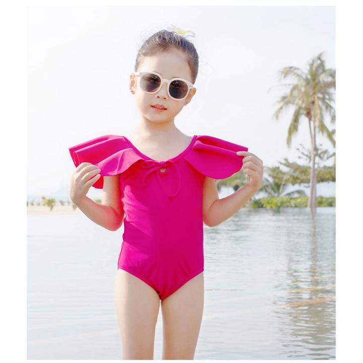Đồ bơi Bikini liền thân bé gái bèo cổ hoa hồng hở lưng cột nơ kèm nón.