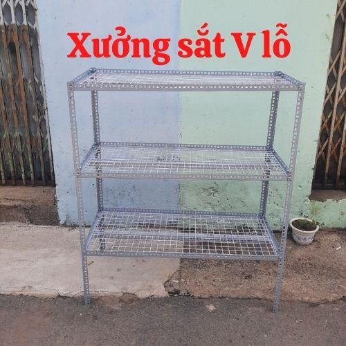Kệ sắt v lỗ .Rộng 30cm x Dài 100cm x Cao từ 60-80-100-120cm.tấm lưới sắt ô vuông