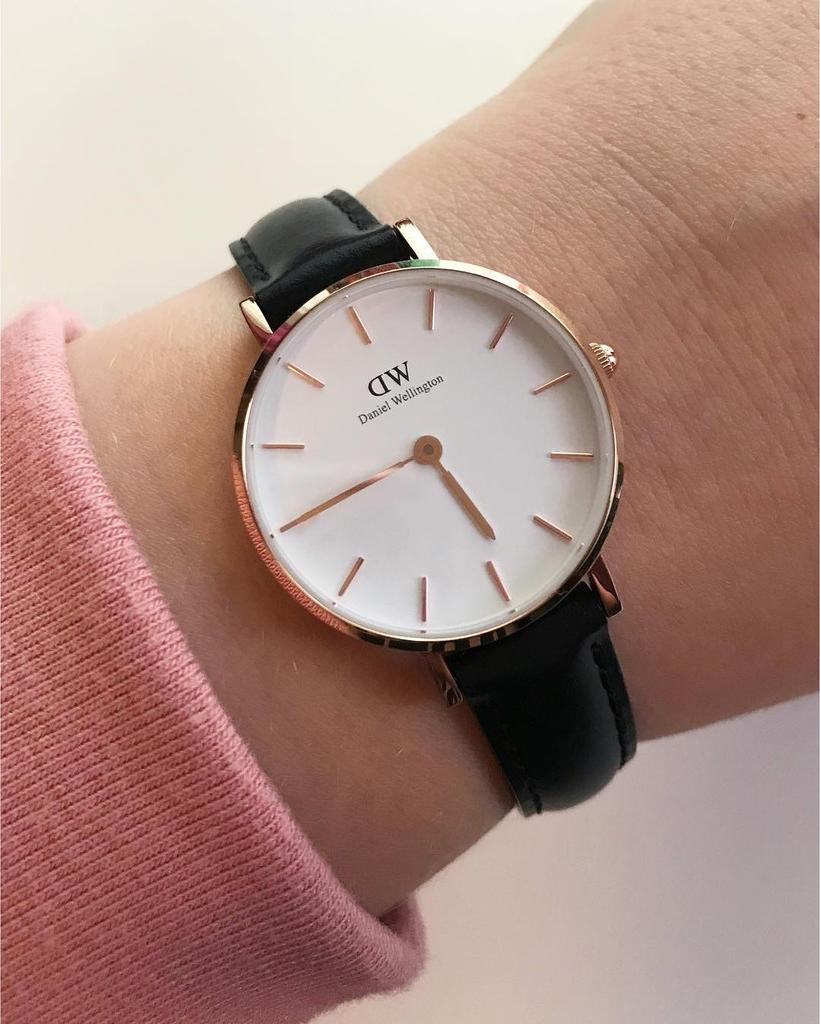 Đồng hồ nữ Daniel Wellington DW00100230