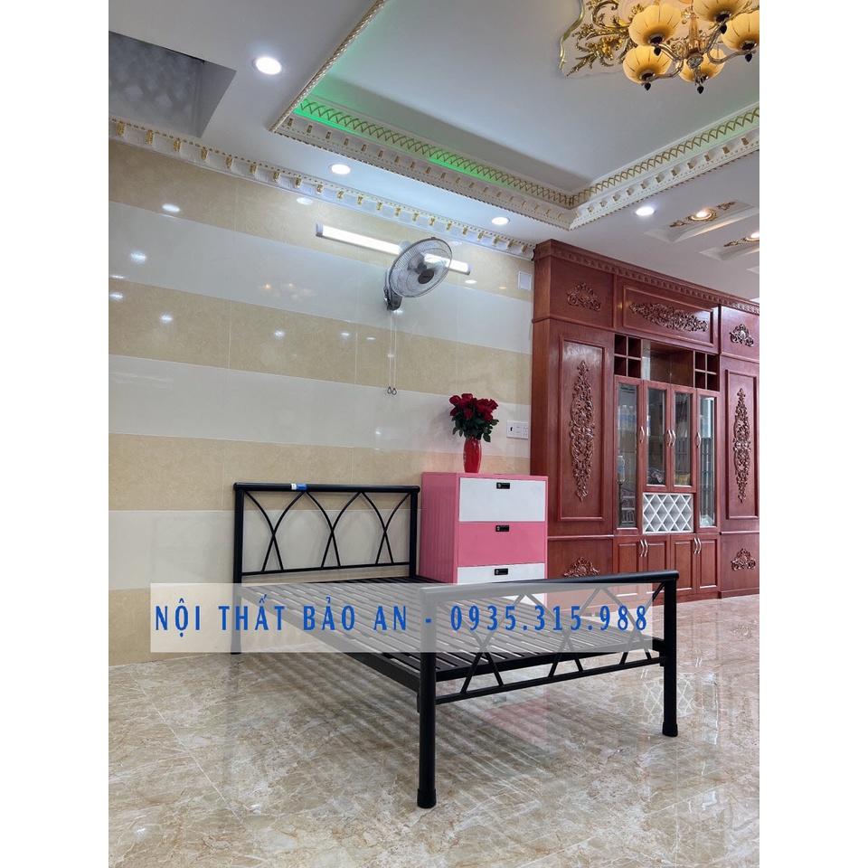 Giường sắt szie 1m2x2m kiểu đan chéo