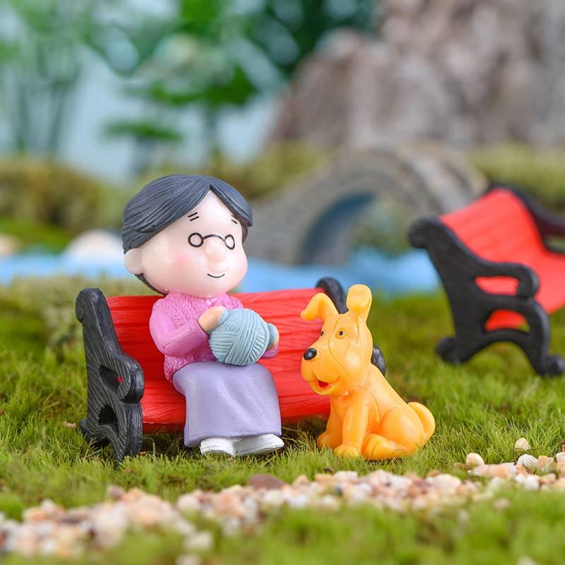 Mô hình tiểu cảnh ️ Cặp đôi ông bà lão ngồi ghế công viên trang trí tiểu cảnh, sen đá, sân vườn, terrarium