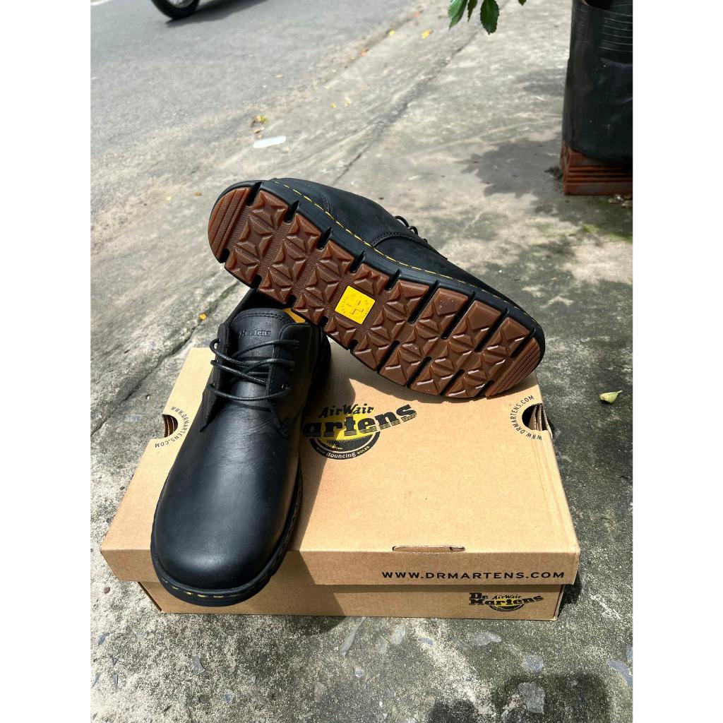 Giày Dr. Martens Hoàng Phúc Phong Cách Công Sở Sang Chảnh