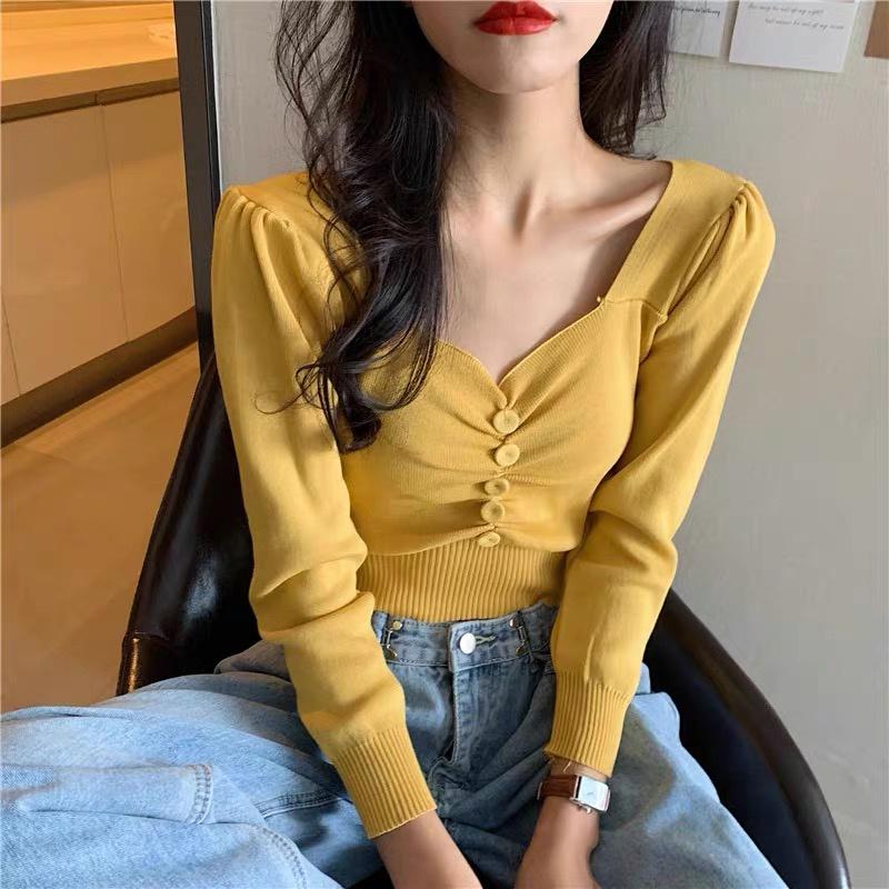 MS237 Áo len nữ rúm ngực đính khuy tay bồng cổ tim