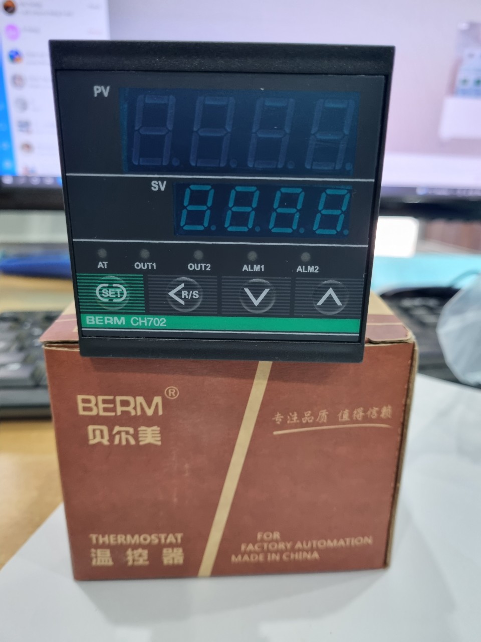 Đồng hồ nhiệt độ Berme CH702