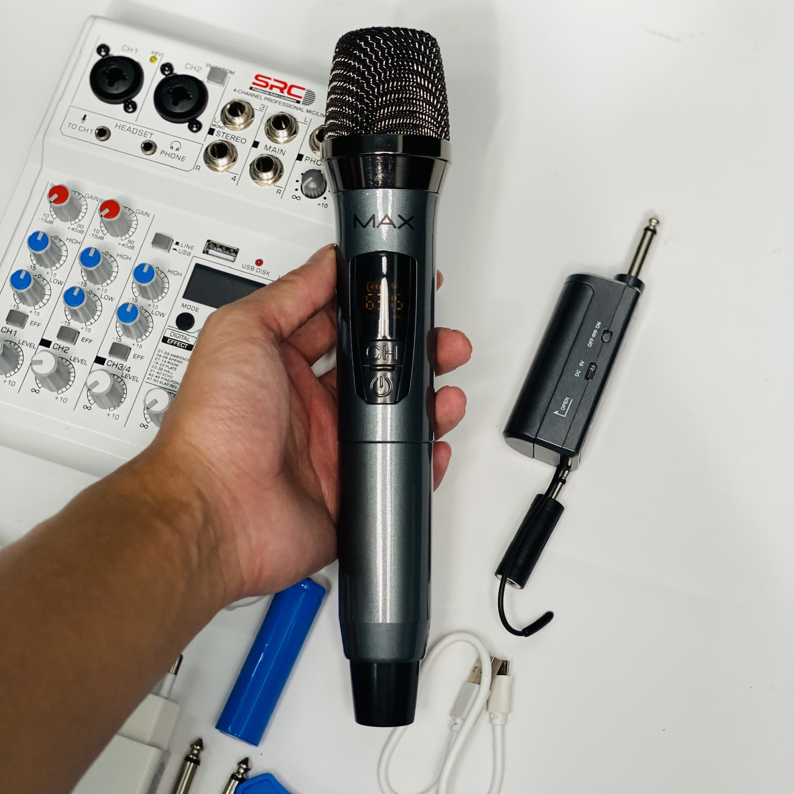 Combo Mixer Thu Âm Livestream Karaoke Mixer E4 và Micro Max19 Chính Hãng Giá Tốt -  Bảo Hành 12 Tháng Hàng Chính Hãng
