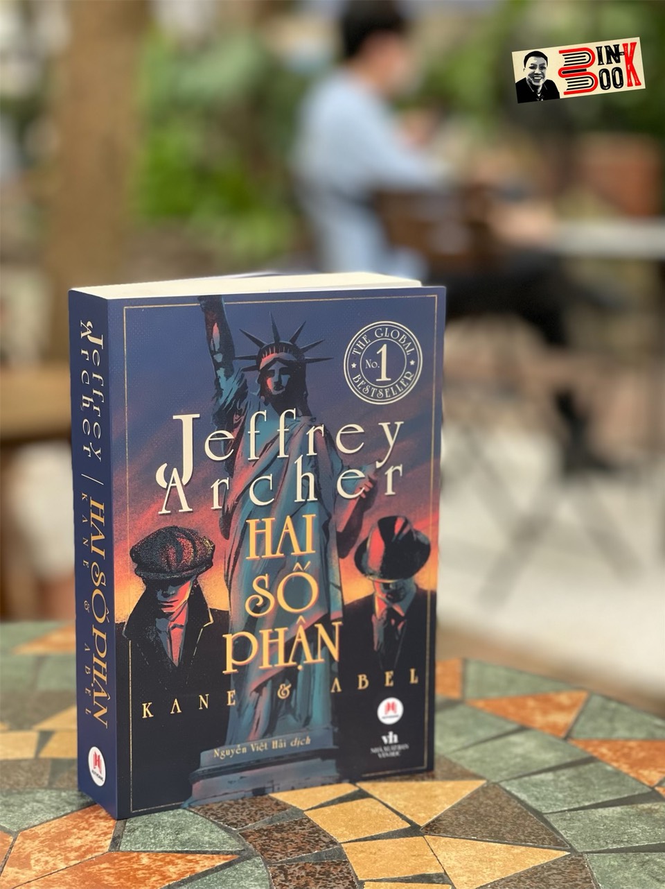 HAI SỐ PHẬN – Jeffrey Archer – Nguyễn Việt Hải dịch – Huy Hoàng Bookstore – NXB Văn học