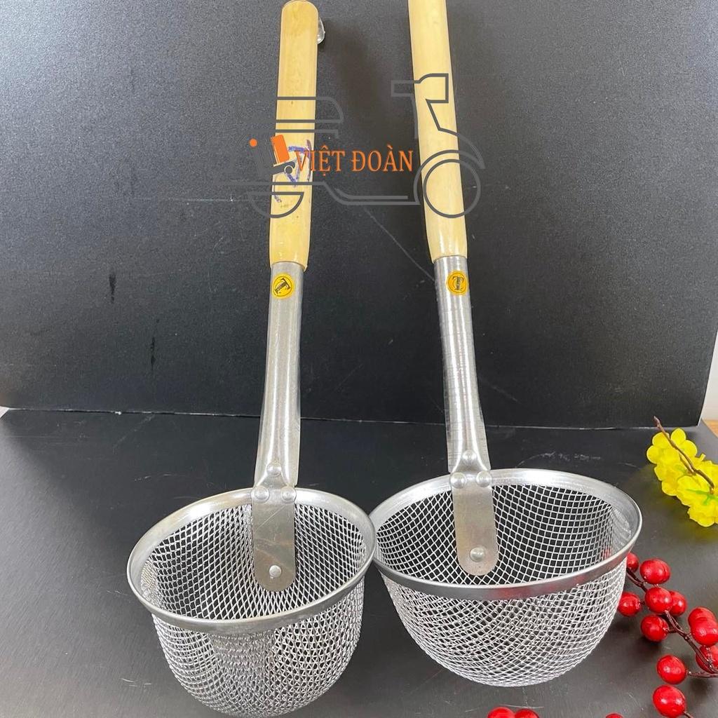 Vợt TRỤNG HỦ TIẾU, MÌ INOX, cán gỗ, có móc treo tiện dụng NHIỀU SIZE- Dụng cụ nấu ăn, nhà bếp