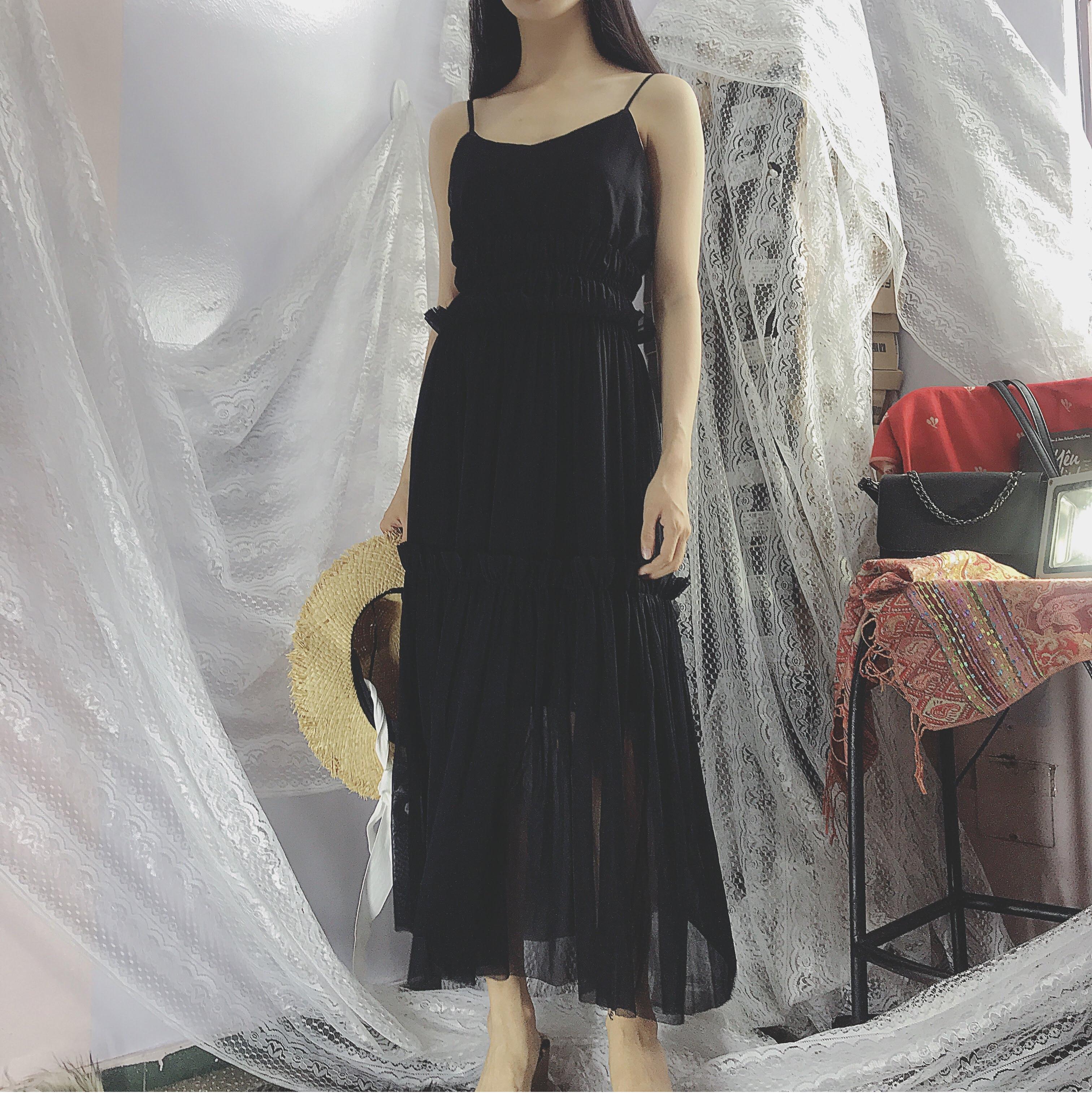 Đầm maxi hai dây lưới màu đen