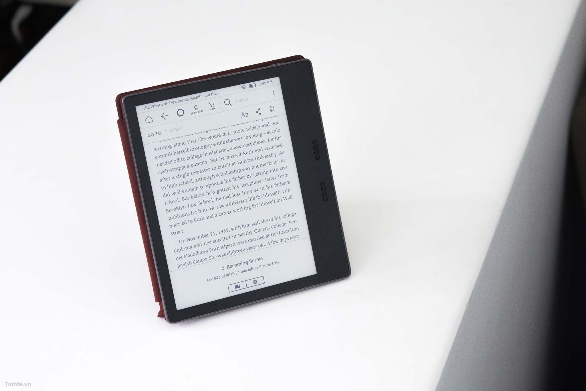 Máy đọc sách Amazon Kindle Oasis 2 - dung lượng 32gb - Chính hãng Amazon - Hàng nhập khẩu