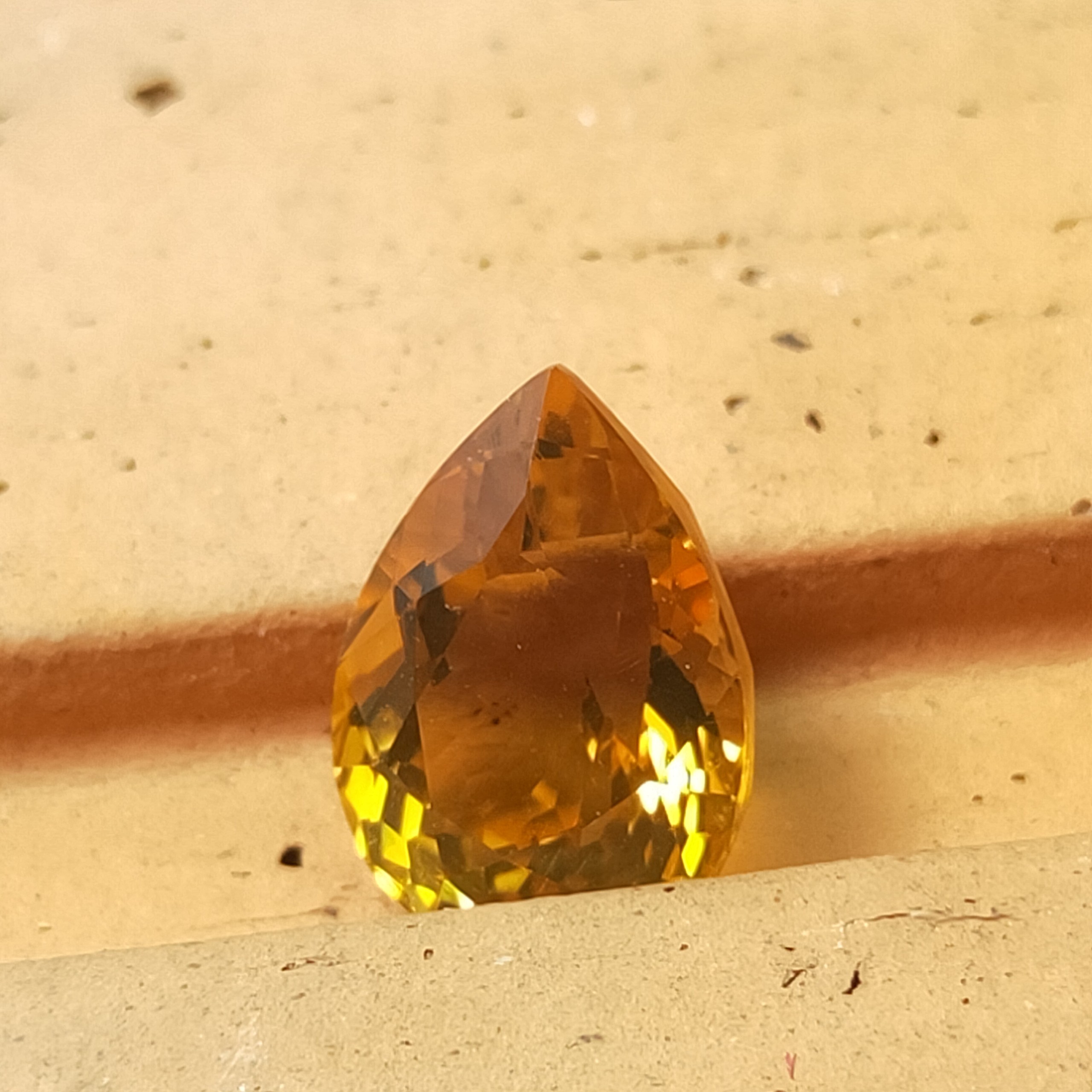 Viên đá thạch anh vàng (Citrine) thiên nhiên_HA-G000472