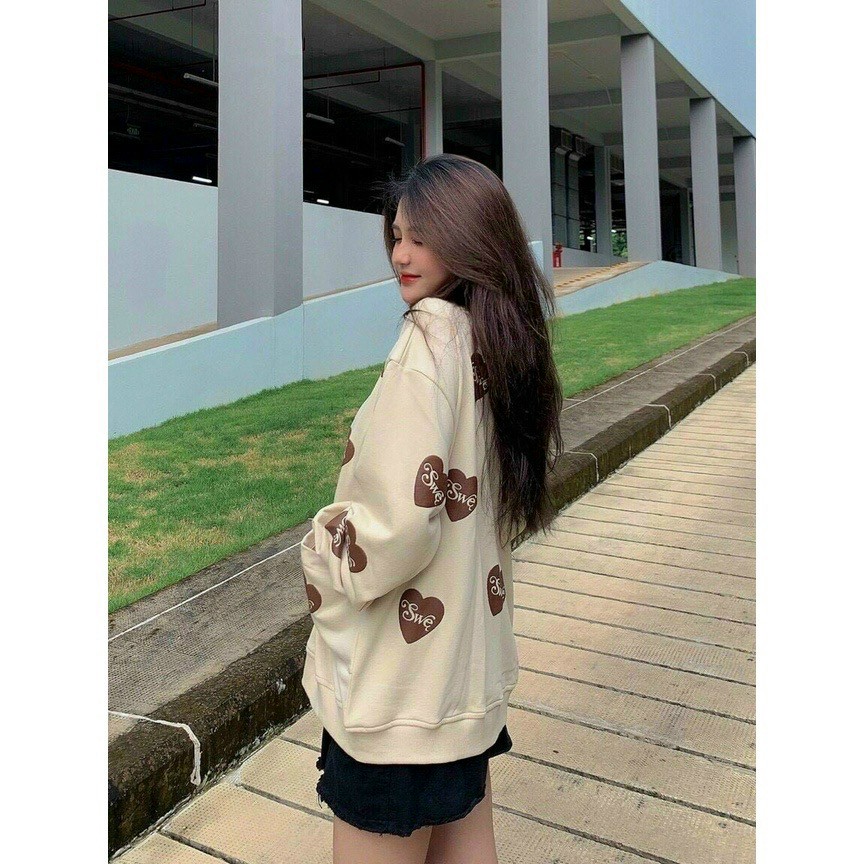 Áo Khoác Cadigan Ulzzang Hình Tim - Áo Khoác Nhẹ Thu Đông Chất Mềm Đẹp, Áo Cardigan hình tim SWE siêu xinh, Áo Khoác Cardigan Nam Nữ Form Rộng Trái Tim SWE Cúc Cài