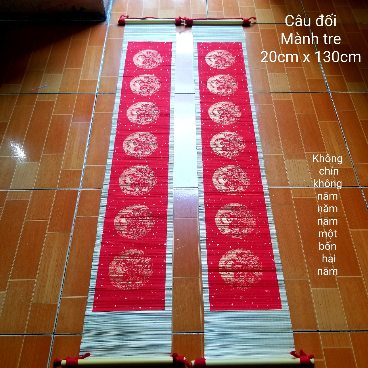 Phôi câu đối biểu lụa, mành tre chưa viết chữ. Đối biểu lụa, mành tre không chữ. Câu đối thư pháp