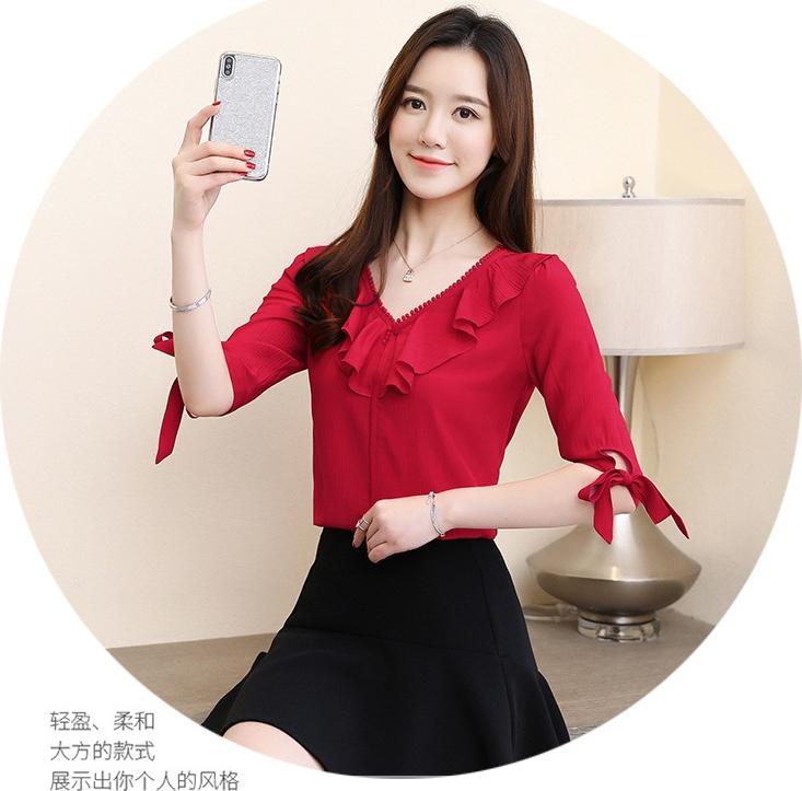 Áo Kiểu Phối Bèo Viền Ren Cổ V Duyên Dáng BY6340