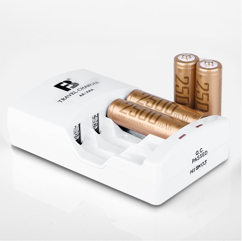 Bộ Sạc Pin AA AAA + 4 Pin AA 2500mAh FB (Hàng nhập khẩu)