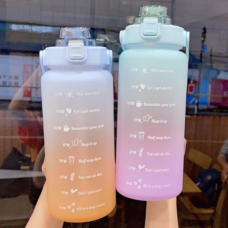 Bình Nước 2 Lít Có Vạch Kẻ Chia ML Cho Mỗi Ngày Kèm Ống Hút Siêu Tiện Lợi