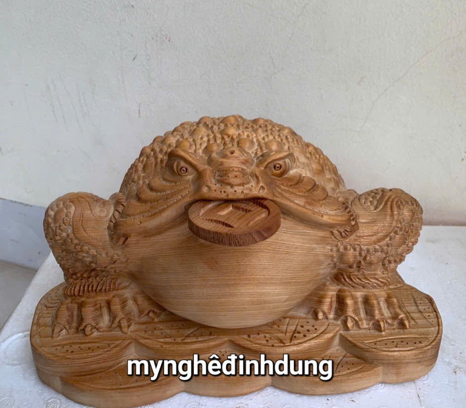 Tượng Cóc thiềm thừ phong thủy cầu tài lộc bằng gỗ ngọc am thơm nức 29x19x16cm