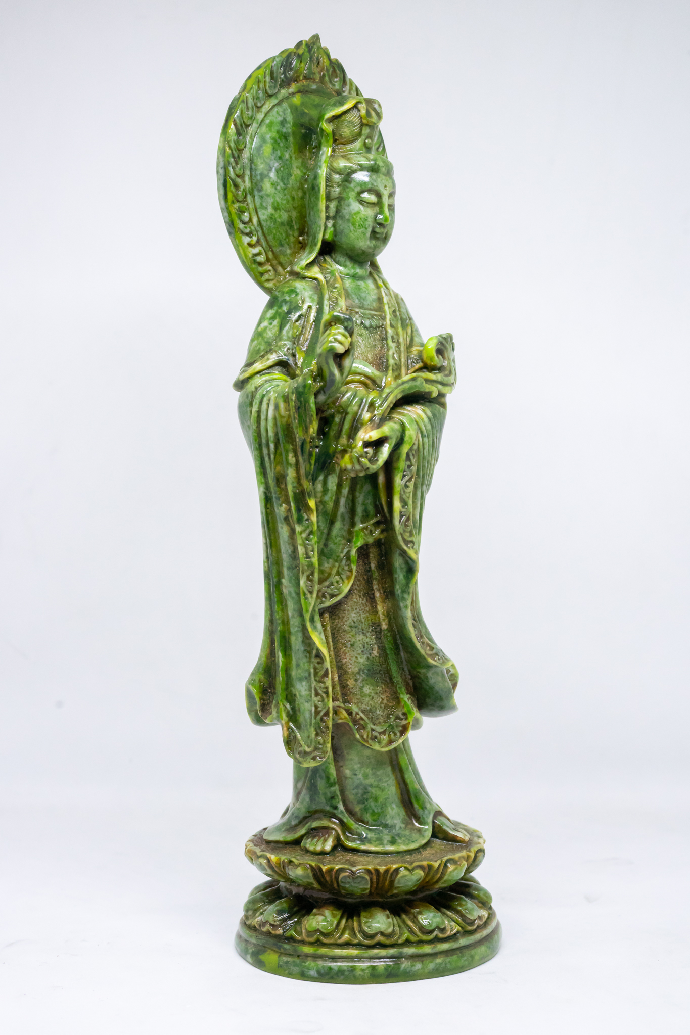 Tượng Phật Bà Quan Âm đứng tòa sen bằng đá xanh cao 29cm