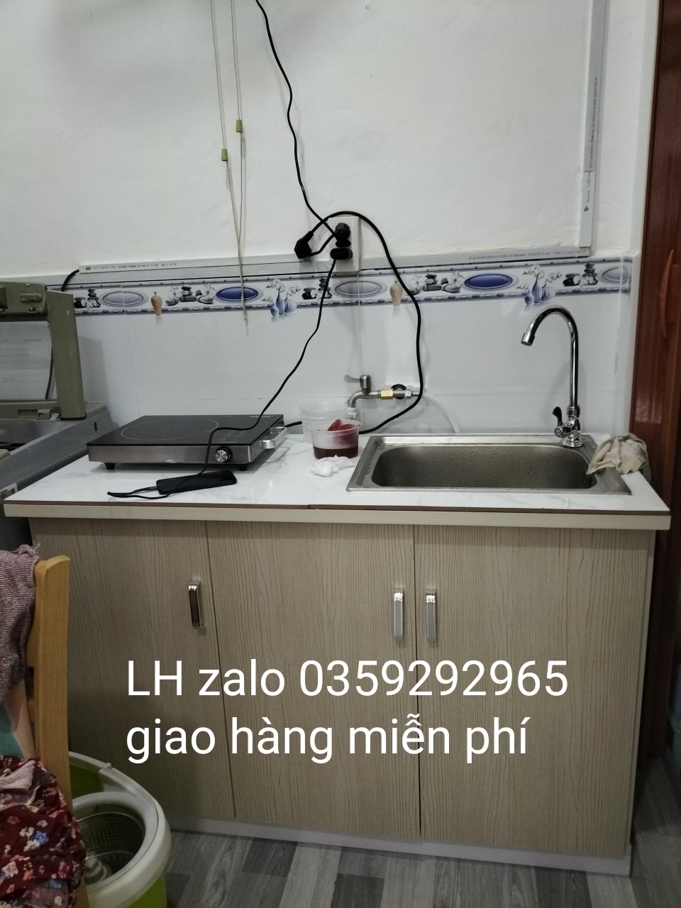 Tủ bếp mini nhựa đài Loan mặt gạch có chậu rửa