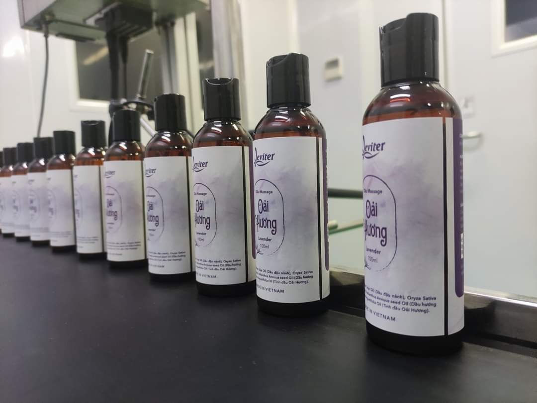 Dầu massage body dưỡng da Oải hương Leviter 100ml