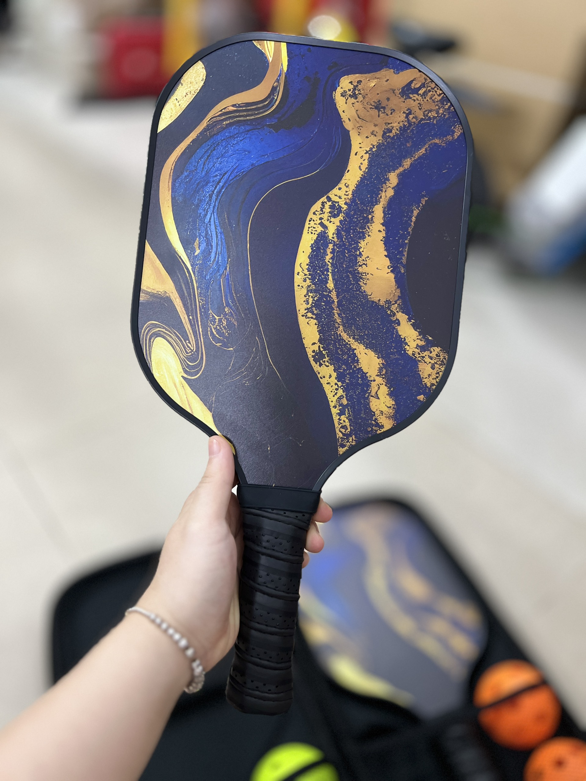 Bộ vợt Pickleball Leatou 2 bề mặt sợi carbon ( gồm 2 vợt, 4 bóng) tặng kèm túi đựng cứng cáp dày dặn