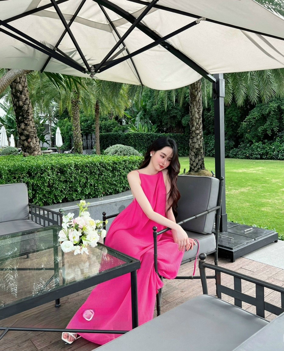 Đầm Maxi tơ dập ly hở lưng