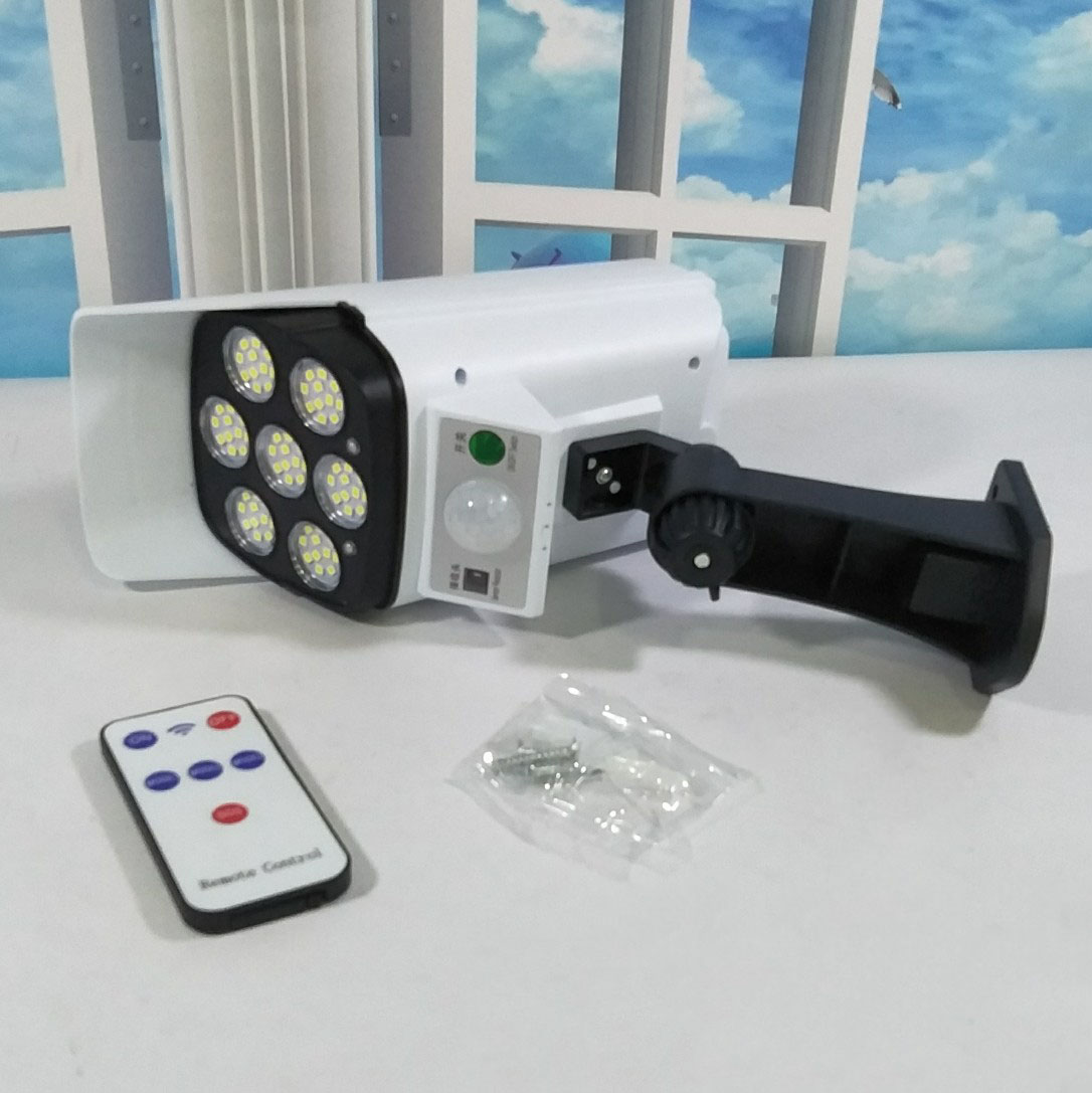 Đèn năng lượng mặt trời cảm ứng ánh sáng mô hình camera chống nước đạt chuẩn IP65