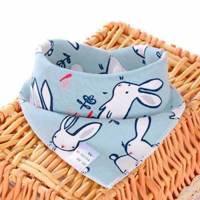 Khăn yếm tam giác cotton 2 cúc bấm