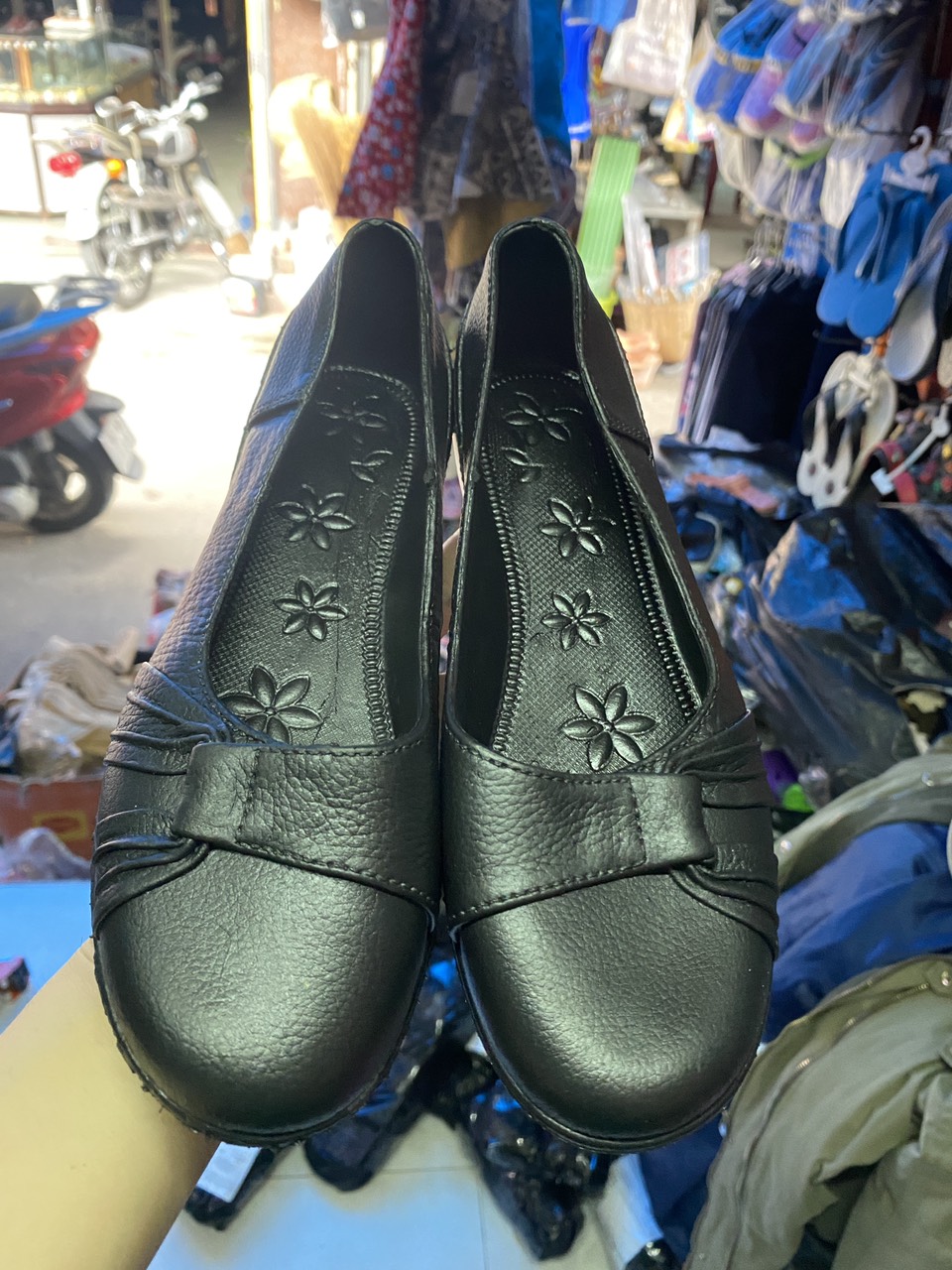 Giày nhựa dẻo mềm đen nữ 1699(size 36-40)