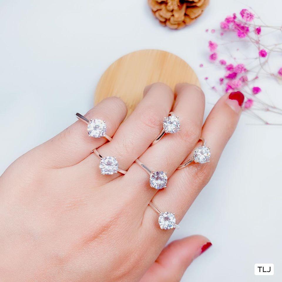 Nhẫn bạc nữ hình nơ xinh đính đá chất liệu bằng bạc MS050t