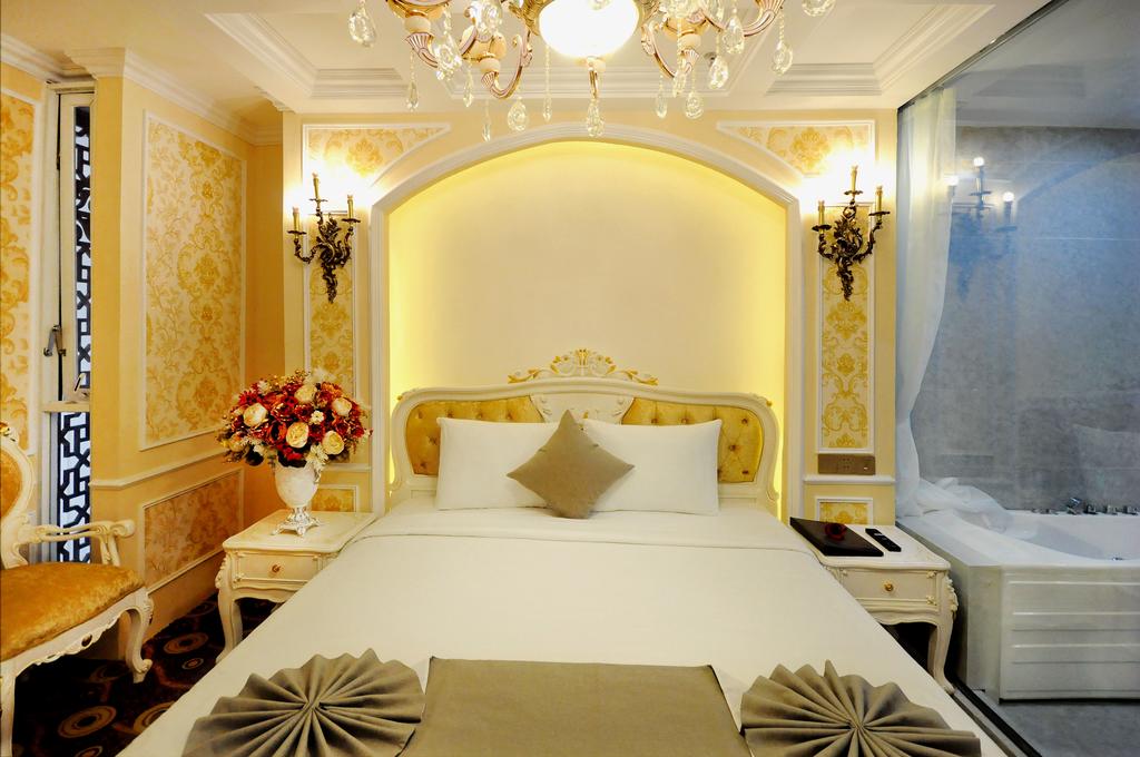 Voucher combo du lịch hạng phòng President 4 ngày 3 đêm tại Alpha Bird Hotel Nha Trang