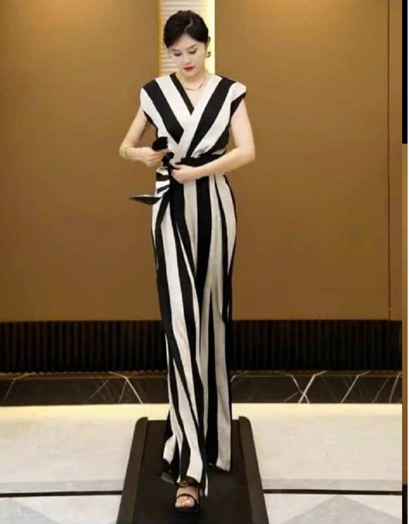 JUMPSUIT KẺ SỌC QUẦN ỐNG RỘNG CỔ ĐẮP CHÉO CAO CẤP