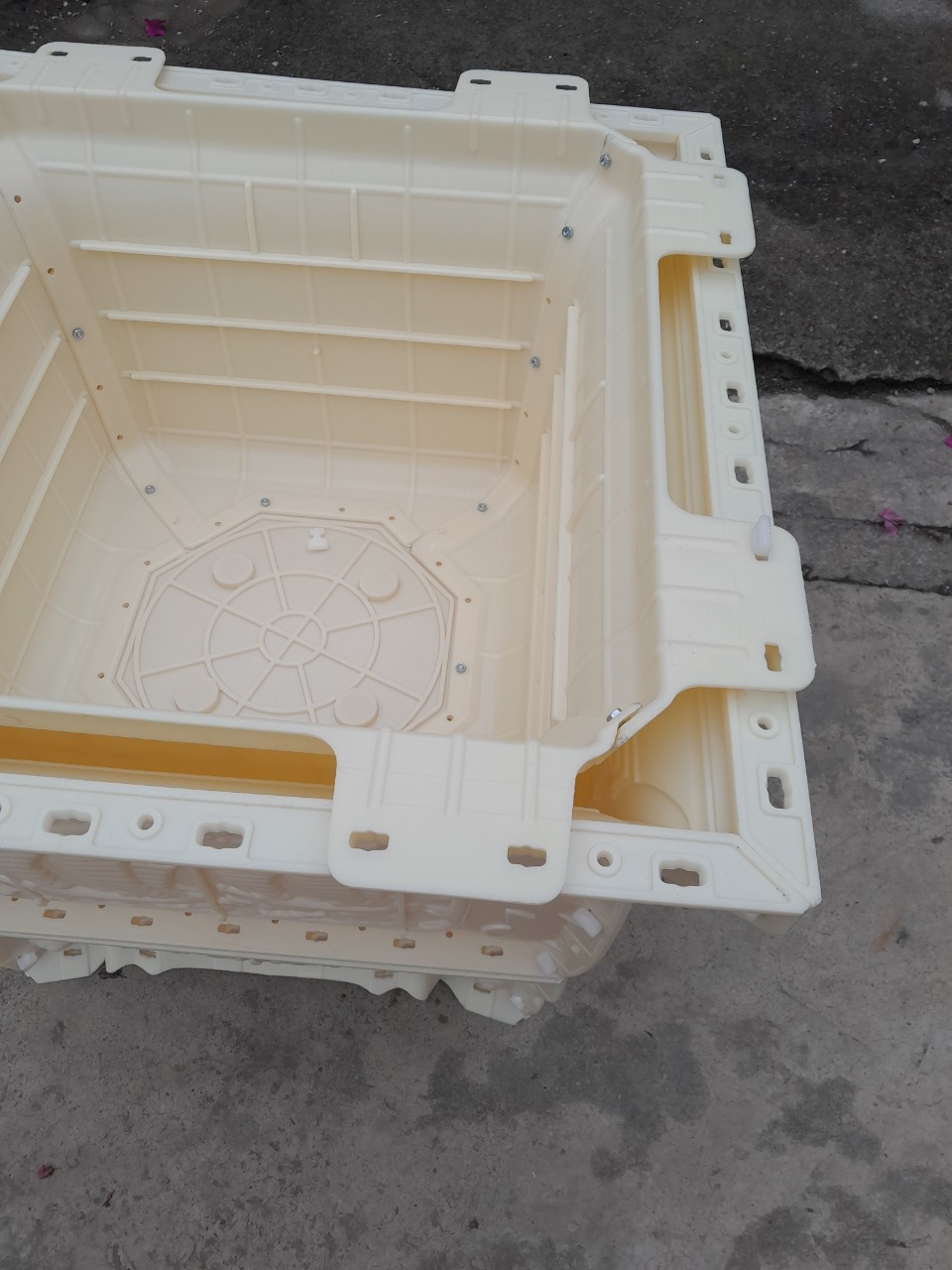 Khuôn chậu vuông 70 chân liền hoa văn thuyền, ngựa chất liệu nhựa abs siêu dày dặn