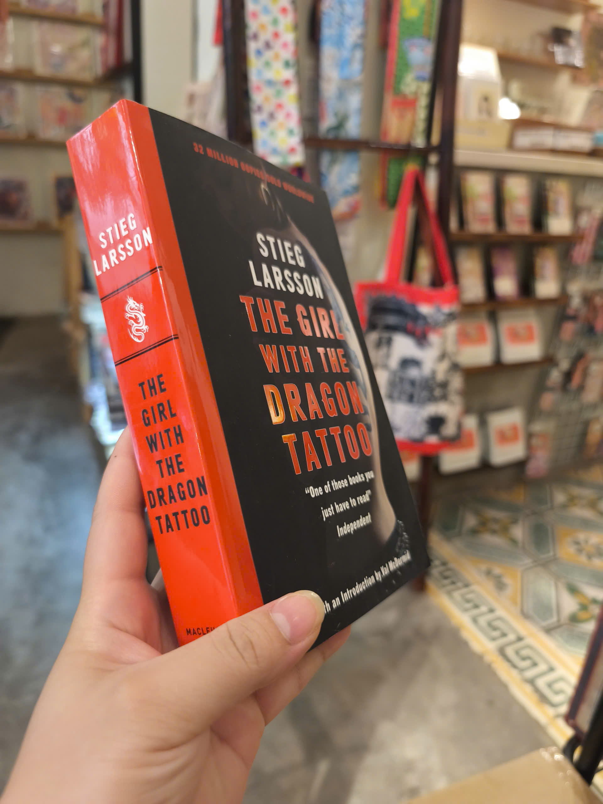 Sách - The Girl Who Takes an Eye for an Eye by David Lagercrantz | Mystery Thriller/ Ngoại văn Nhập khẩu